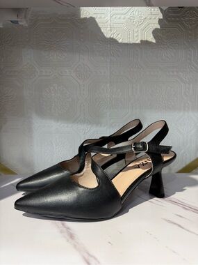 Lonza Fernanda - 182903 Black Pointed Toe Heel With Criss Cross Straps